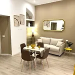Sikelia Centro 아파트 *